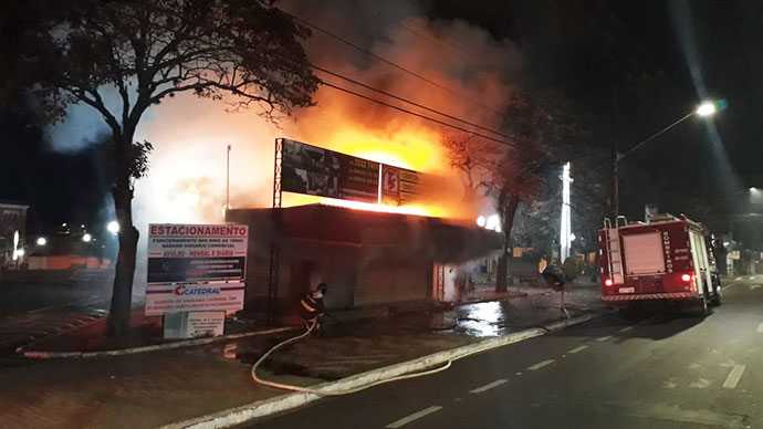 Banca Da Catedral Pega Fogo Durante A Madrugada Em Assis