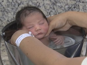 Ofuro Caipira Faz Sucesso Com Pais E Bebes Em Maternidade De Bauru