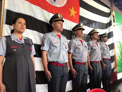 AssisCity - Bombeiros e policiais militares foram homenageados durante solenidade em Assis