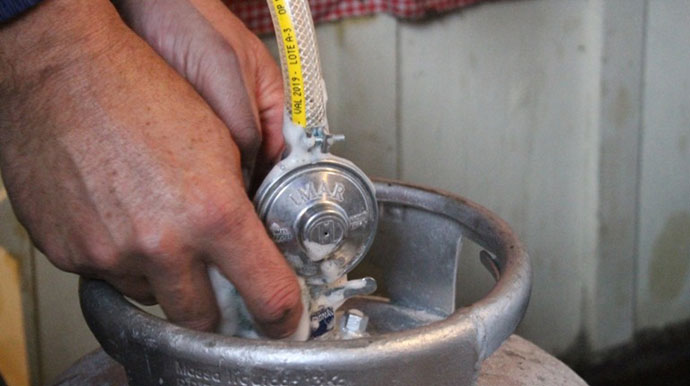 Ceará vai doar botijões de gás de cozinha a famílias carentes