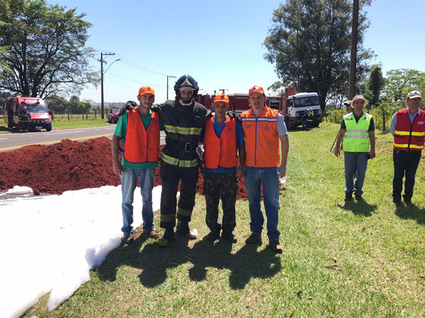 Divulgação - Equipe da Defesa Civil Municipal e Corpo de Bombeiros