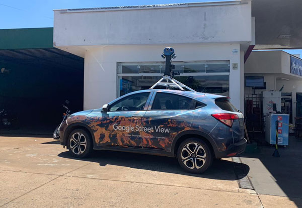 Redação AssisCity - O carro do Google foi visto parado em um posto de combustíveis da cidade