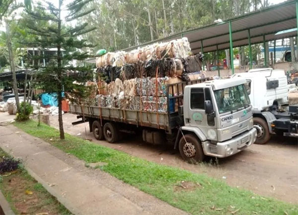 Divulgação - Moradores devem colocar materiais recicláveis nas calçadas nos mesmos dias em que eram recolhidos, que os coletores farão a coleta e depositarão diretamente no caminhão