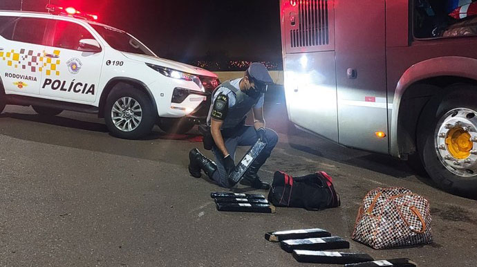 Passageira De ônibus é Presa Com 9 Quilos De Maconha Em Malas Assiscity 