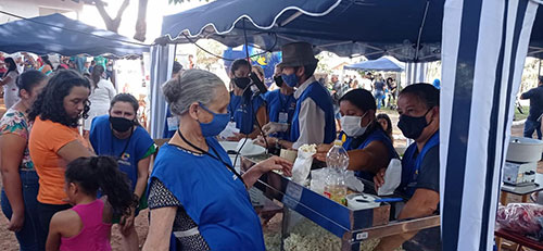 Divulgação - Foram distribuídos, pipoca, algodão doce e cachorro quente - Foto: Divulgação