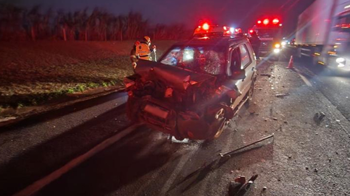 Divulgação - A frente do EcoSport ficou destruída com o impacto do acidente - Foto: Divulgação