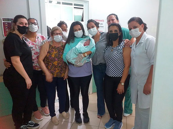 divulgação - Equipe médica: Dra. Juliana, Dra. Luane, Dra. Caroline, Aux. de enfermagem Marisa Pimentel, Rosângela Araújo, Danielle de Souza, Rejane Gomes, Cláudia Terezinha e recepção Laudicéia - Foto: Divulgação