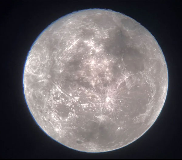 Observatório de Astronomia da Unesp fotografa crateras durante Lua Cheia Rosa de Páscoa