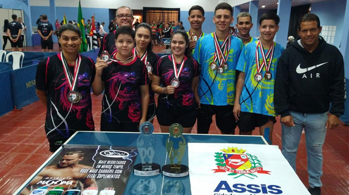 Divulgação - Equipe masculina e feminina de Tênis de Mesa - Foto: Divulgação