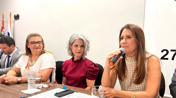 Divulgação - Presidente da Subseção de Assis, Lenise Antunes, discursa durante a reinauguração da nova Casa de Advocacia - Foto: Divulgação