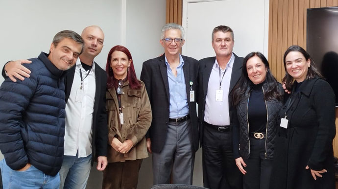 Divulgação - Estavam presentes o Diretor do HRA Edmar Luis de Oliveira, os diretores técnicos Margarete Aparecida dos Santos Nóbile Ribeiro; Caroline Lazarini Viana e Dr. Antônio Carlos Moreli, e o assessor técnico de saúde Geraldo Cardoso Junior - Foto: Divulgação