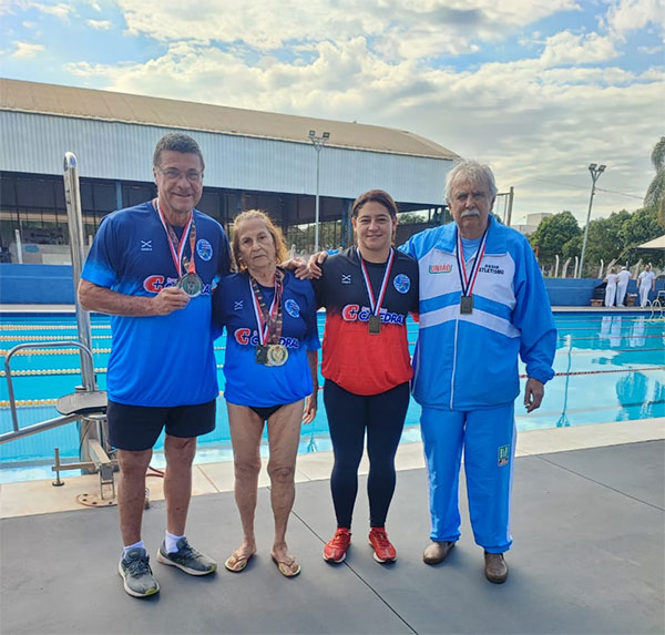 Divulgação - Parracho ganhou medalha na natação no JOMI em Ourinhos - Foto: Divulgação