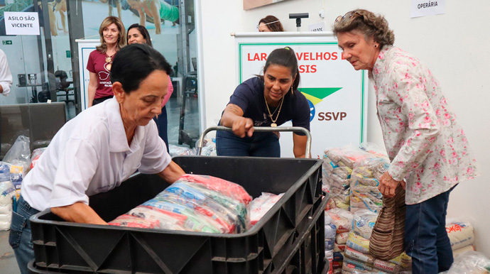 Divulgação - Os alimentos foram arrecadados na 10ª Caminhada Unimed de Bem com a Vida - Foto: Divulgação