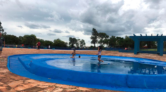 Reprodução/Departamento de Comunicação - A taxa de acesso à piscina é de R$ 6,00, sendo que crianças até 12 anos e idosos têm entrada gratuita. Estudantes com carteirinha pagam R$ 3,00 - Foto: Reprodução/Departamento de Comunicação