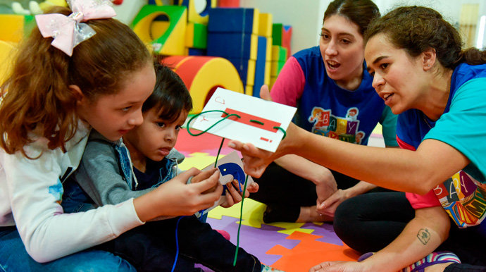 Divulgação - A Baby Gym Assis promove atividades lúdicas e multissensoriais que promove a evolução física, cognitiva e emocional dos pequenos - Foto: Divulgação