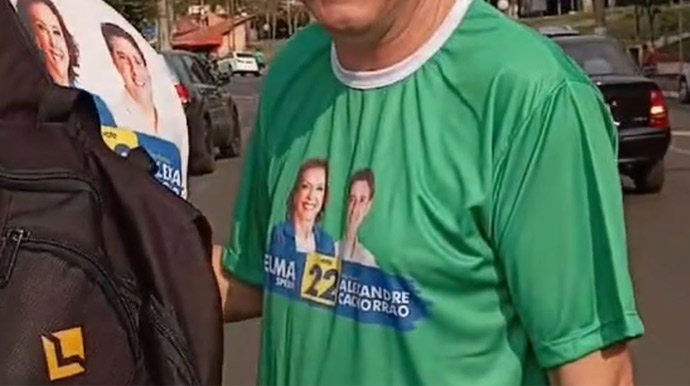 Redes Sociais/Reprodução - Camisetas com os nomes e os números dos candidatos também foram denunciados - FOTO: Redes Sociais/Reprodução