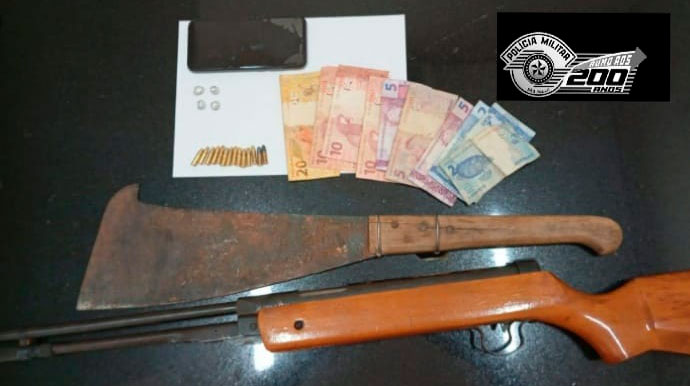 Reprodução - Armas, munições e drogas apreedidas pela PM - Foto: Divulgação/Polícia Militar