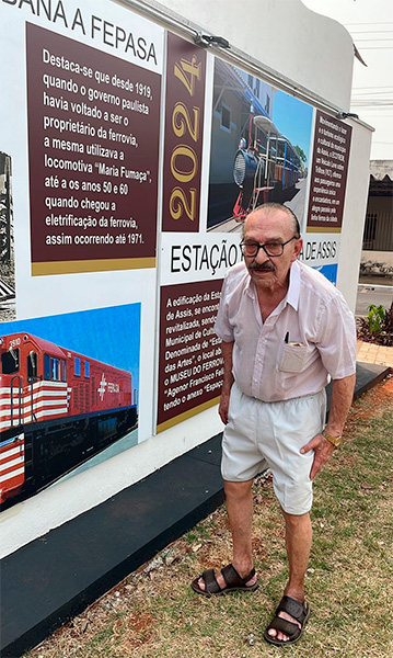 Reprodução/Arquivo Pessoal - Milton dos Santos Reigato, ex-ferroviário de 80 anos, esteve na inauguração da Praça dos Ferroviários - Foto: Reprodução/Arquivo Pessoal