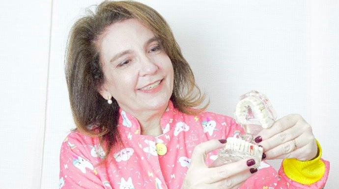 Divulgação - Dra. Paula Nóbrega Feltrim tem mais de 30 anos de experiência com odontopediatria em Assis - Foto: Divulgação