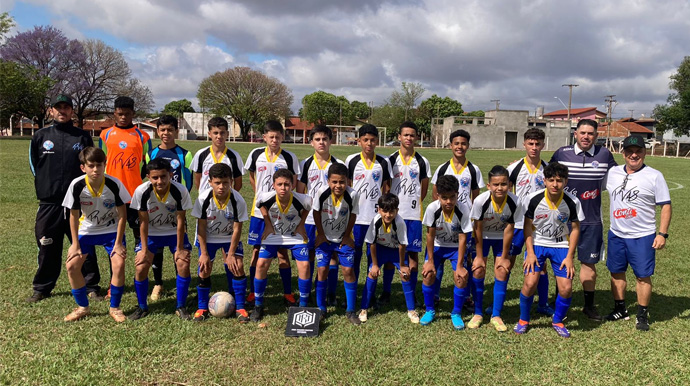 Divulgação - Equipe de futebol sub13 de Assis - FOTO: Divulgação