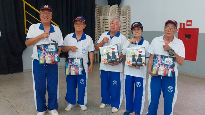 Reprodução/Arquivo Pessoal - A equipe de Assis é formada pelos jogadores Tutomu Fugihara (capitão), Yo Nishizawa, Jones Yamada, Fumiko Nishizawa e Teruaki Mise - Foto: Reprodução/Arquivo Pessoal