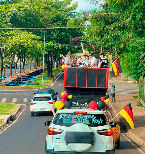 Divulgação - Carro de som percorreu as ruas de Assis divulgando o evento - Foto: Divulgação