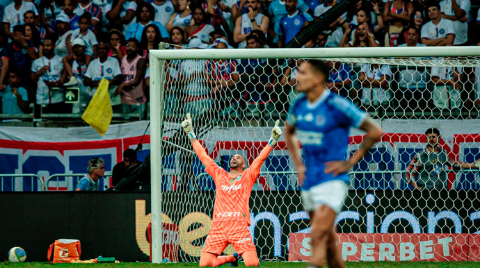 Paulo H Dias - O goleiro do Palmeiras, Weverton, comemorando o resultado da partida - Foto: Paulo H Dias