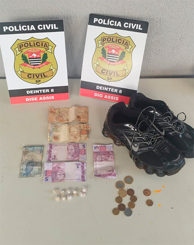 Reprodução/Polícia Civil - Além de substancias entorpecentes assemelhadas a maconha e crack - Foto: Reprodução/Polícia Civil