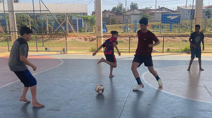 Divulgação - Projeto Educ Esporte oferece aulas de vôlei, basquete, futsal e jiu-jitsu gratuitos em Assis - FOTO: Divulgação