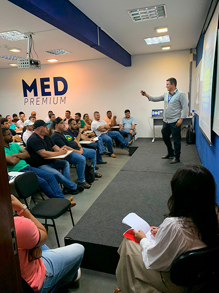 Divulgação - Curso foi ministrado pelo Engenheiro Agrônomo Rogério Zanarde Barbosa, Conselheiro da Câmara Especializada de Agronomia do CREA - Foto: Divulgação