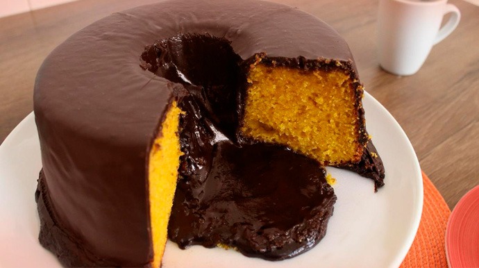 Divulgação - Tradicional bolo de cenoura com cobertura de chocolate - FOTO: Divulgação