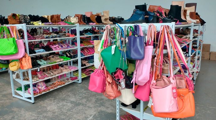 Divulgação - Evento acontece no Salão Paroquial Bonfim e promete ofertas especiais em bolsas, sapatos e acessórios - Foto: Divulgação