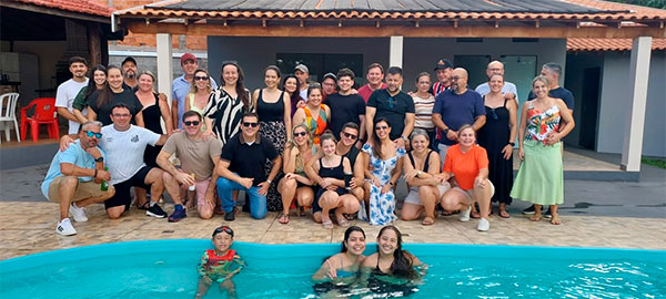 divulgação - Amigos se reuniram junto com suas famílias - Foto: Divulgação