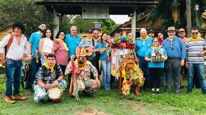 Divulgação - A Companhia de Santos Reis Família Leiteiro, tem 102 anos de história - Foto: Arquivo