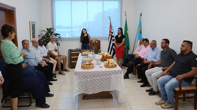 Assessoria de Comunicação/Prefeitura de Assis - Reunião foi realizada nesta quinta-feira, dia 9, no gabinete da prefeita - FOTO: Assessoria de Comunicação/Prefeitura de Assis