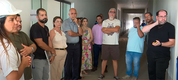 divulgação - Autoridades estiveram presentes para acompanhar a visita - Foto: Reprodução TV Câmara de Assis